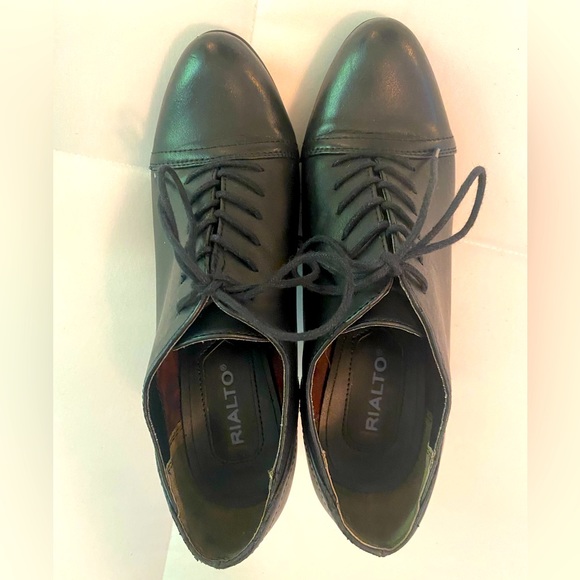 Rialto Black Bootie Size 8.5 Laced Boot Faux leather, 3.5” heel, gently used - Picture 3 of 7